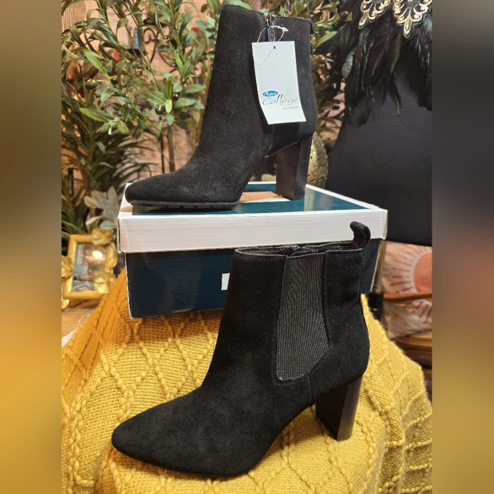 Aqua College Booties, Size 9, Black Suede